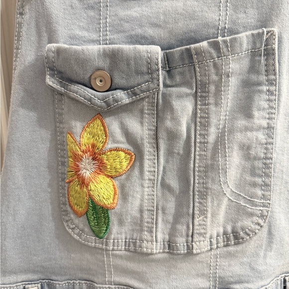 No Boundaries Light Blue Denim Overalls with Floral Embroidery Juniors XXL (19) - Picture 2 of 11